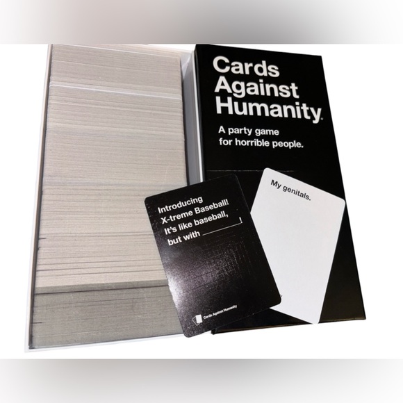 Cards Against Humanity - Picture 4 of 4